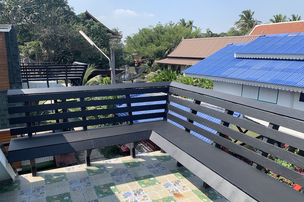 Superior Bungalow - Photo 8