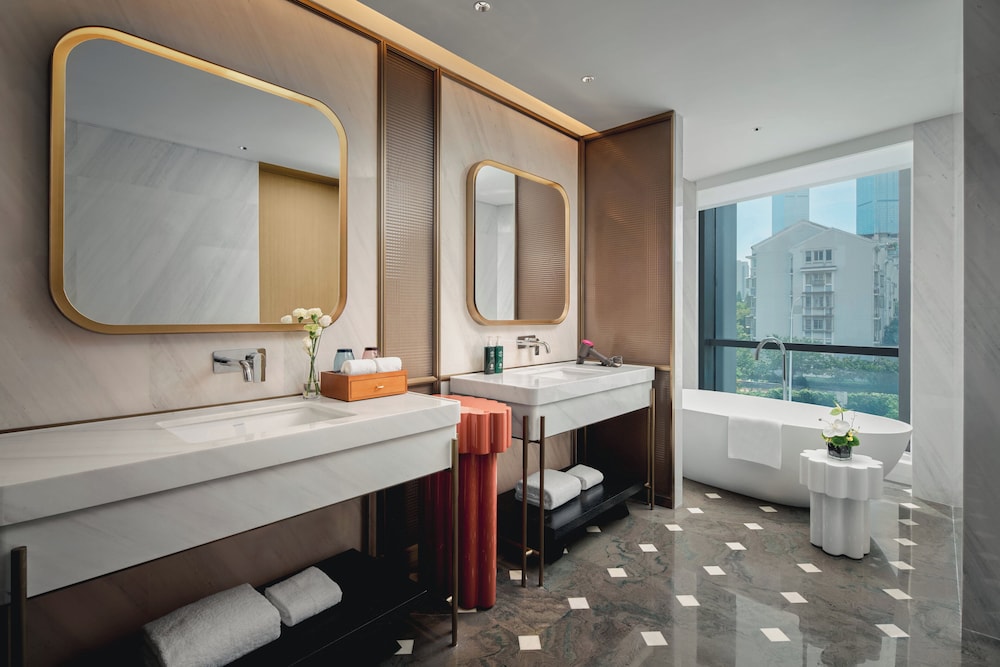 Premium Room, 2 Double Beds, Bathtub photo 2