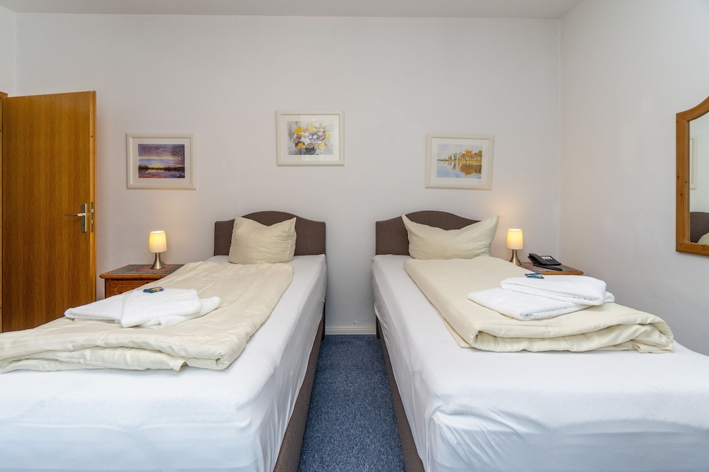 Double or Twin Room photo 1