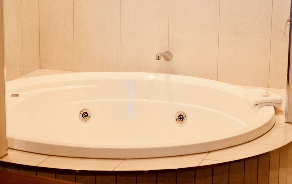 Ocean View Executive Suite with Spa - Photo 2