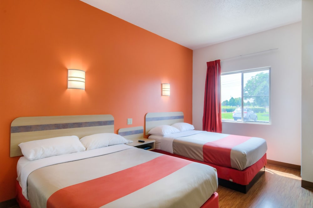 Deluxe Room, 2 Double Beds, Non Smoking, Refrigerator & Microwave photo 2