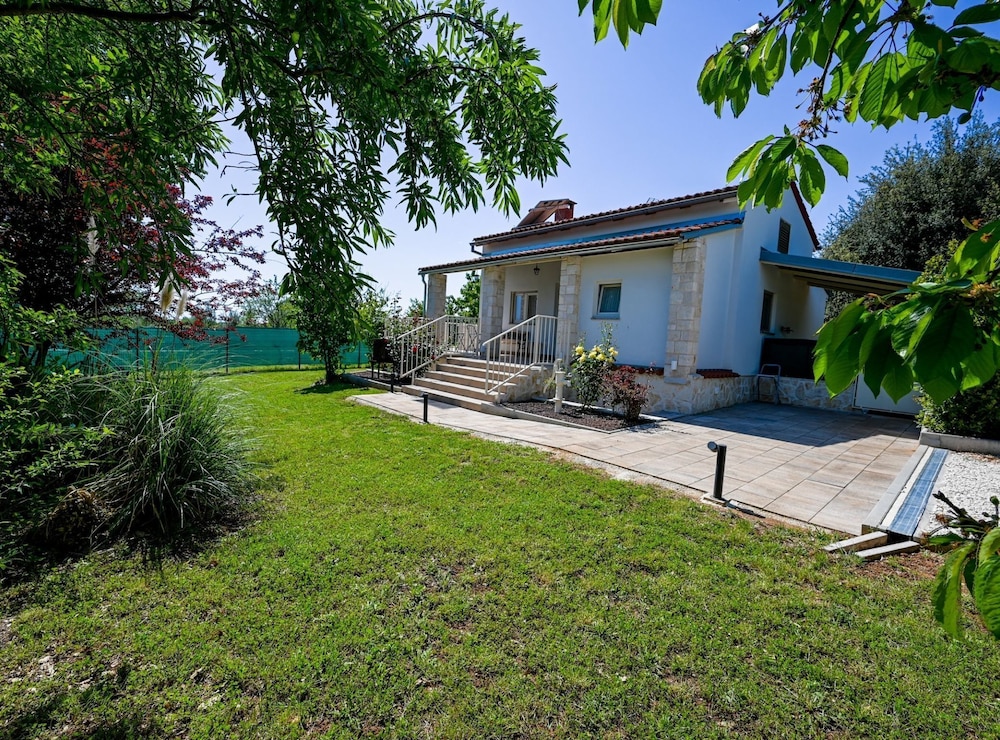 House (Two Bedroom Holiday Home with Terrace)