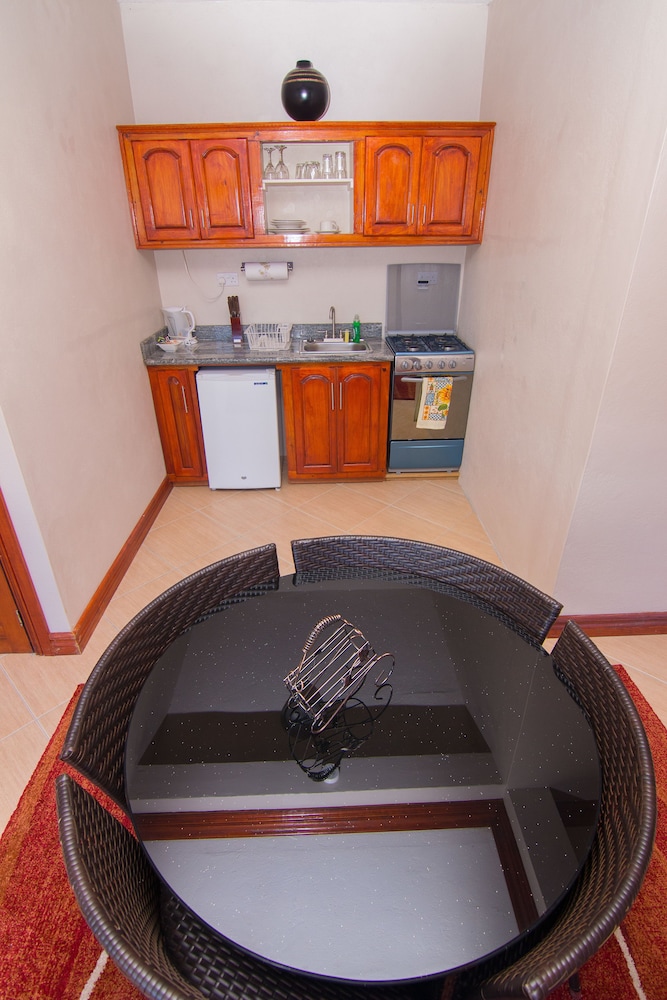 Honeymoon Suite, Hill View