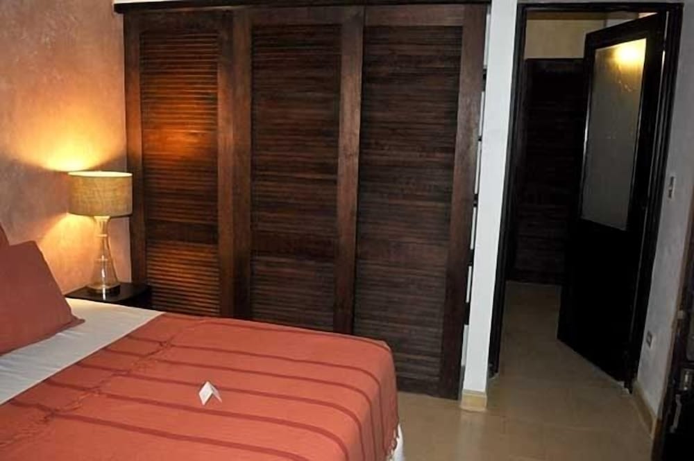Deluxe Two Room Suites photo 3
