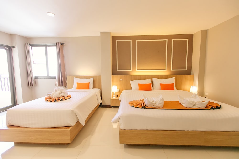 Deluxe Triple Room photo 2