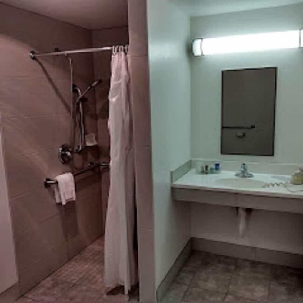 Quadruple Room, Accessible photo 3