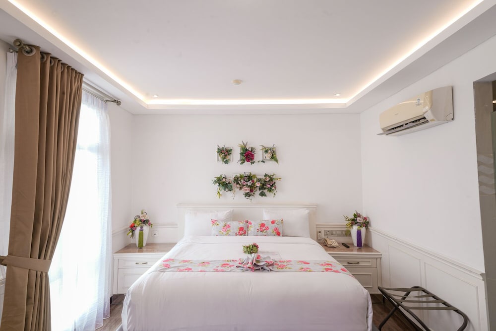 Grand Executive