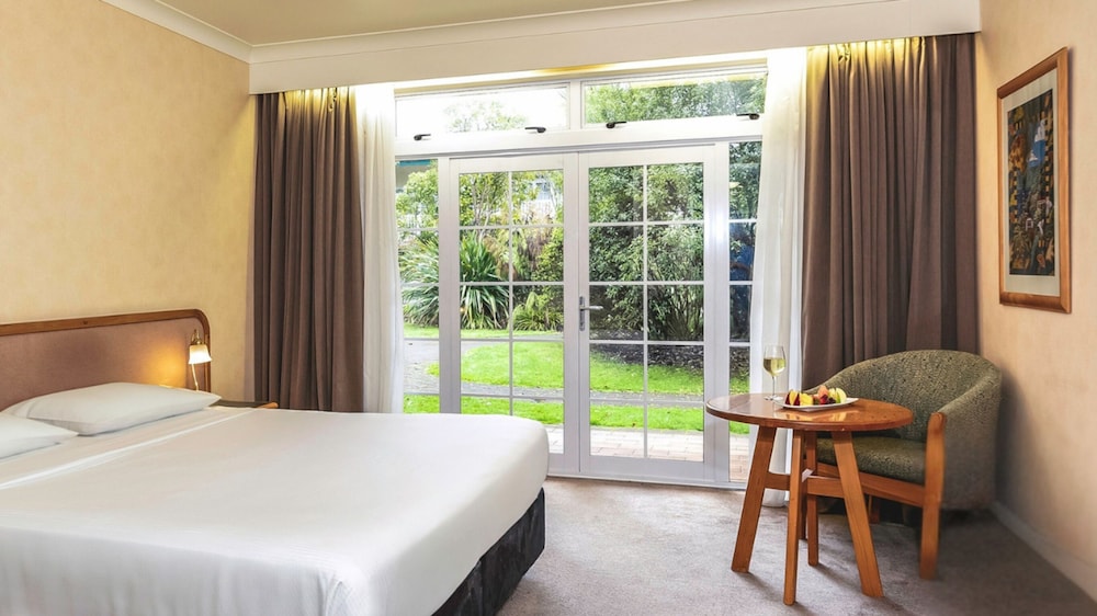 Superior Room, 1 King Bed (Tauhara) - Photo 3