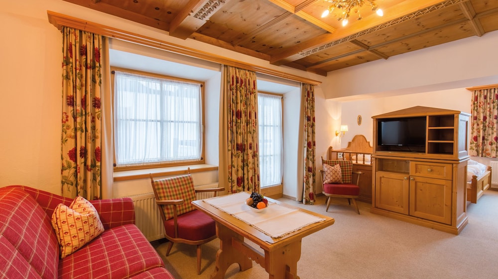 Deluxe Apartment