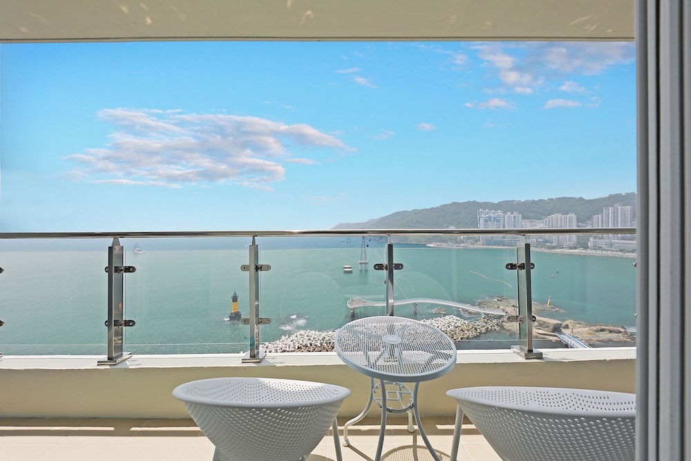 Premier Suite, Ocean View photo 3