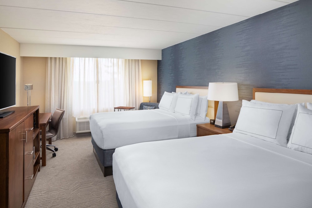 Room, 2 Queen Beds, Accessible (Hearing) - Photo 2