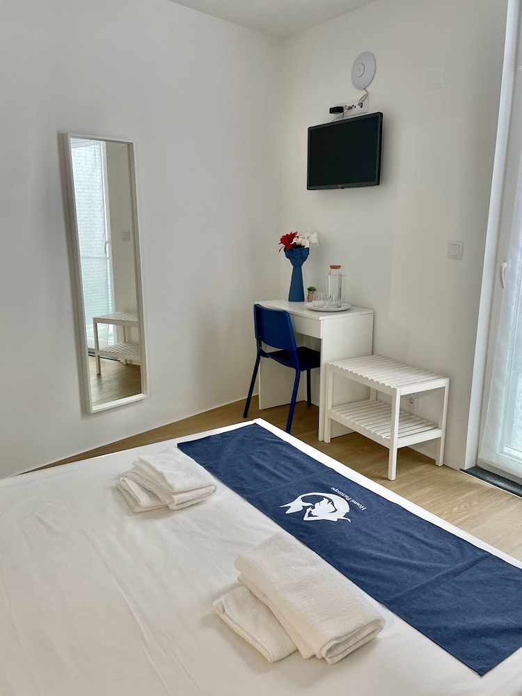 Comfort Double Room, 1 Queen Bed photo 3