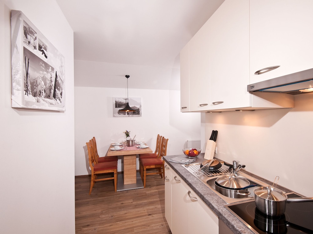 Honeymoon Studio, 1 Bedroom, Refrigerator, Mountain View photo 2