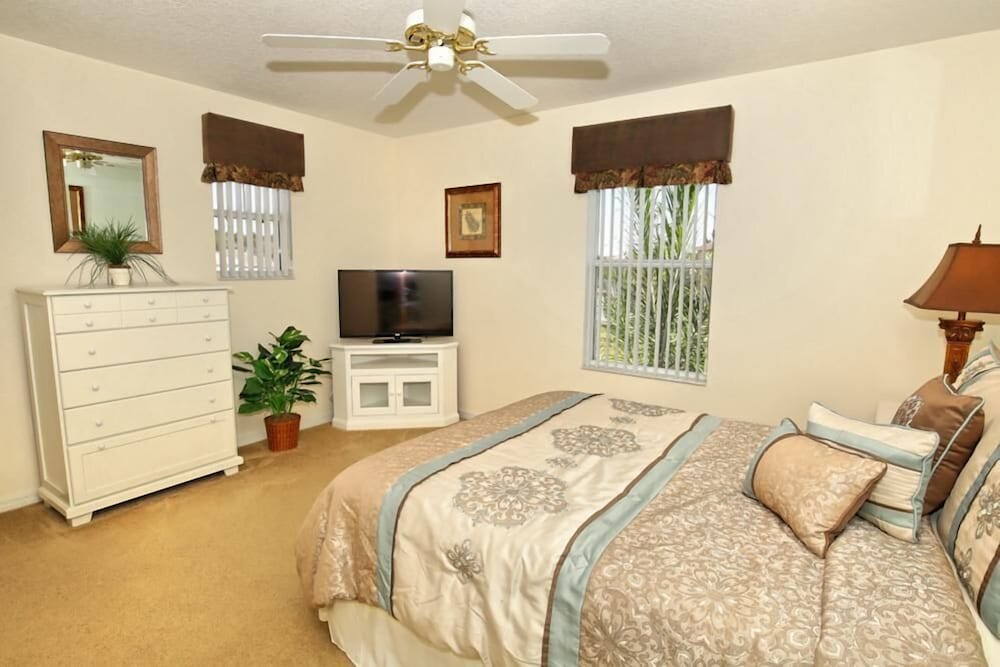 House, Multiple Beds (103BLL Fantastic 4 bed with games roo) photo 1