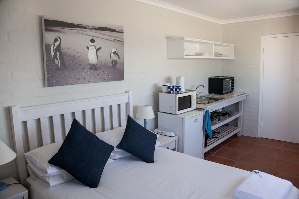 Economy Studio, 1 Bedroom, Partial Ocean View