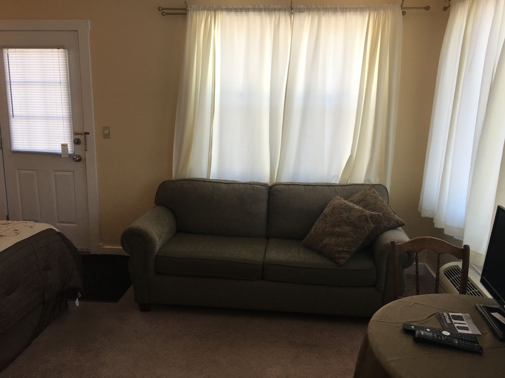 Room, 1 Queen Bed, Balcony, Ocean View photo 3