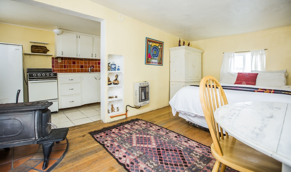 Classic Cabin, 1 Queen Bed (Frieda Lawrence Cabin) photo 1