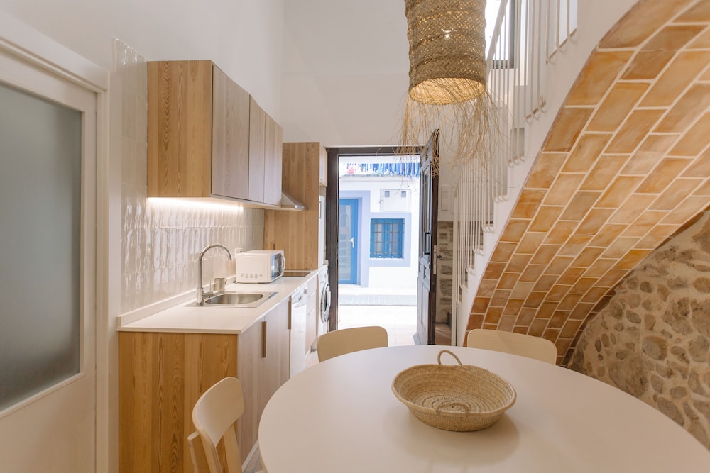 Premium Duplex, Accessible, Private Bathroom (DOS ASEOS)