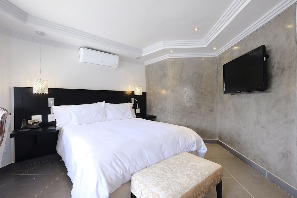 Luxury Hotel Room photo 3
