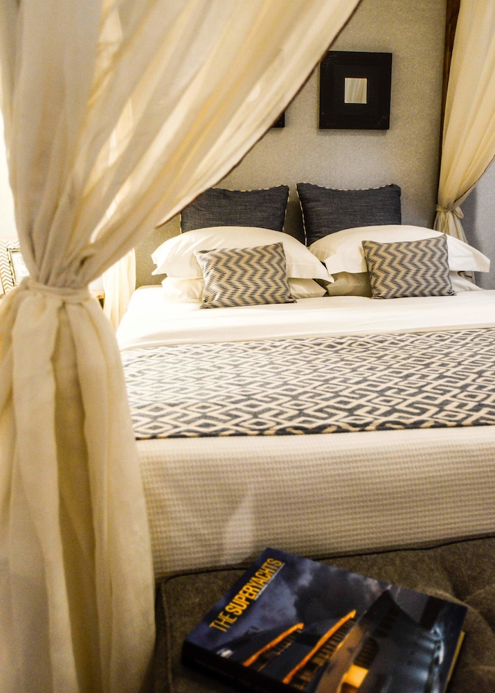 Attic Apartment photo 2