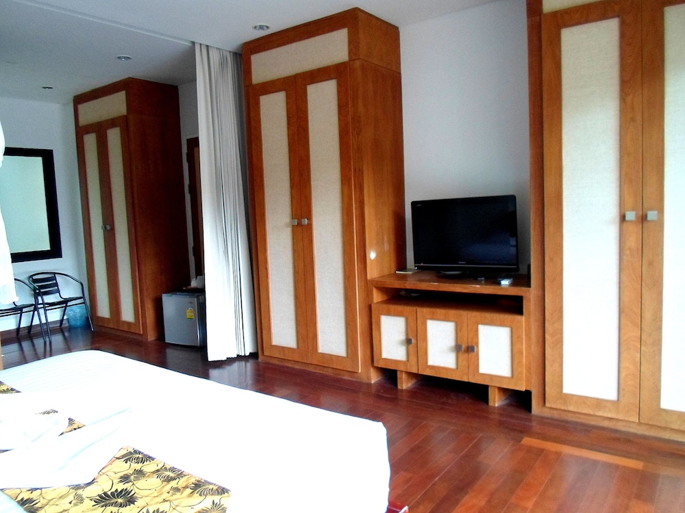 Superior Room, 1 Double Bed, Pool View photo 3