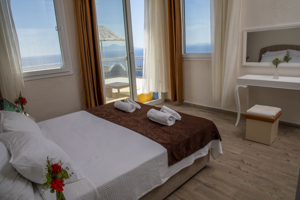 Panoramic Double Room, 1 Queen Bed, Terrace, Sea View photo 1