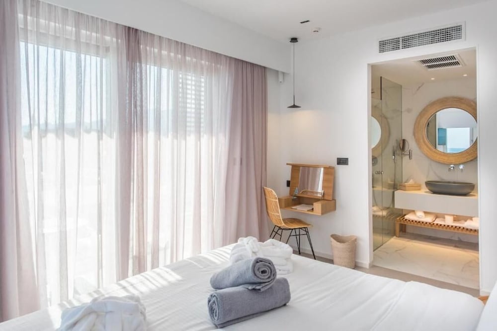 Superior Double or Twin Room - Photo 2