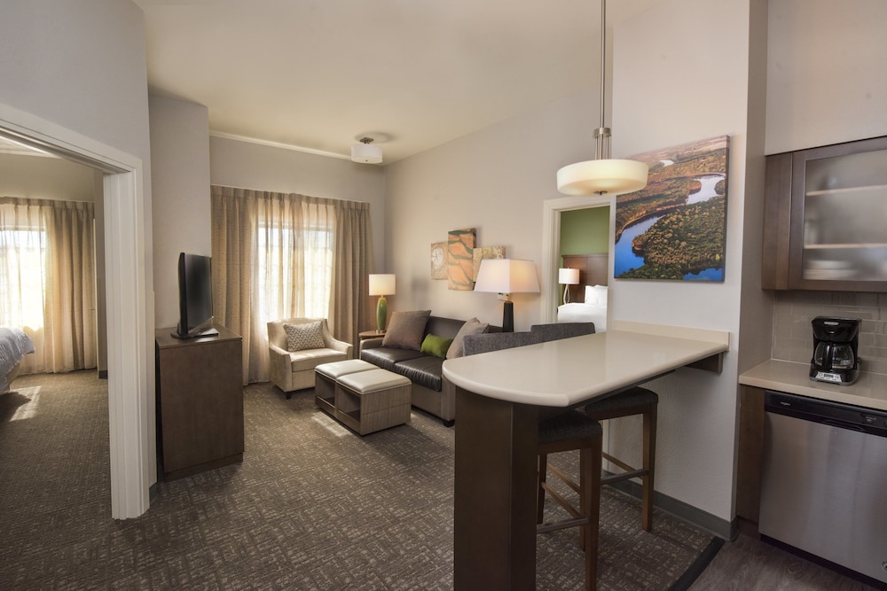 Suite, 2 Bedrooms, 2 Bathrooms photo 1