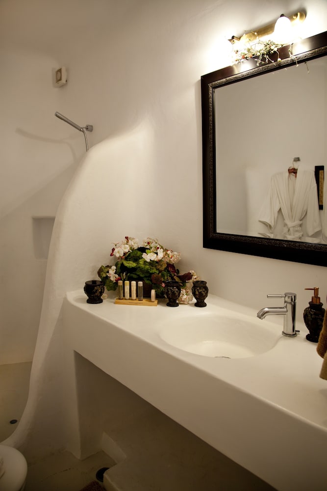 Deluxe Suite photo 2