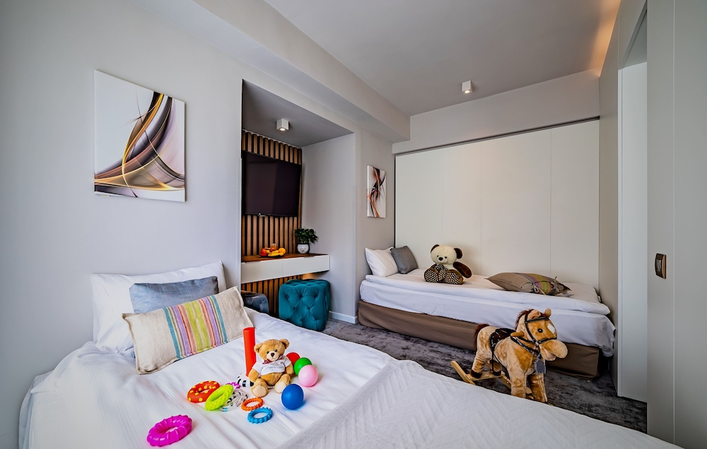Refurbished Family Suite photo 2