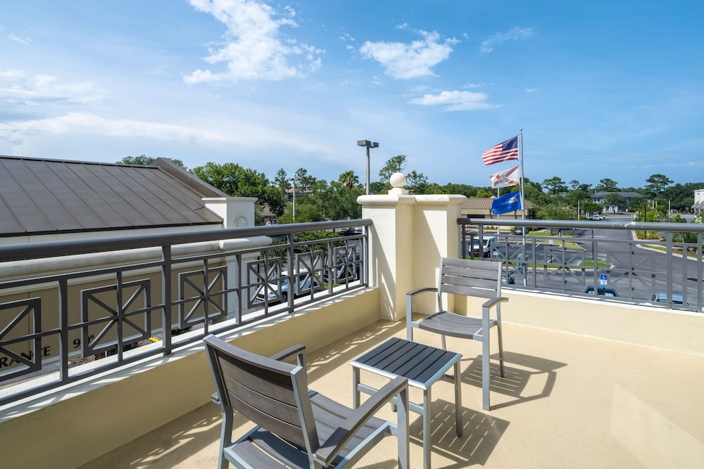 Suite, 1 Bedroom, Balcony - Photo 4