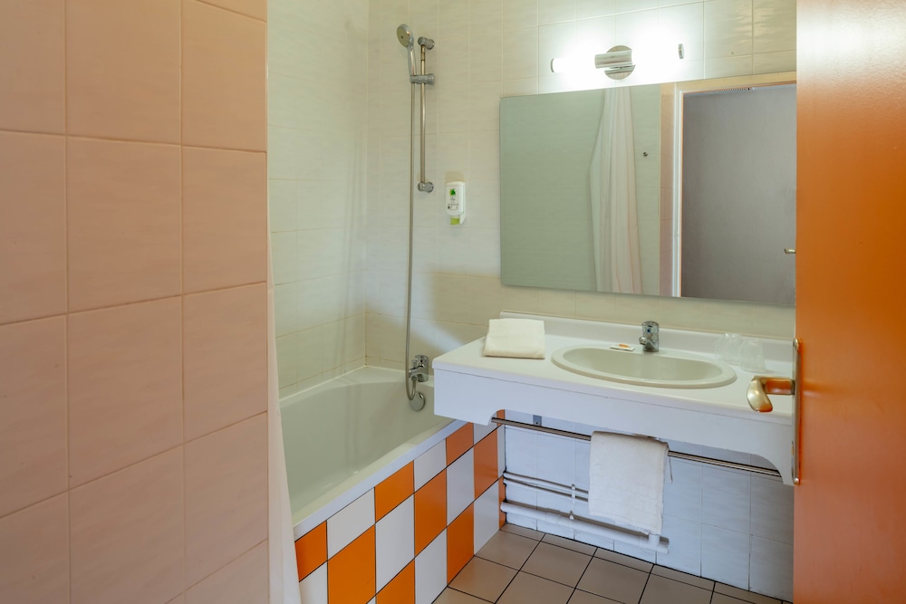 Superior Double or Twin Room - Photo 8