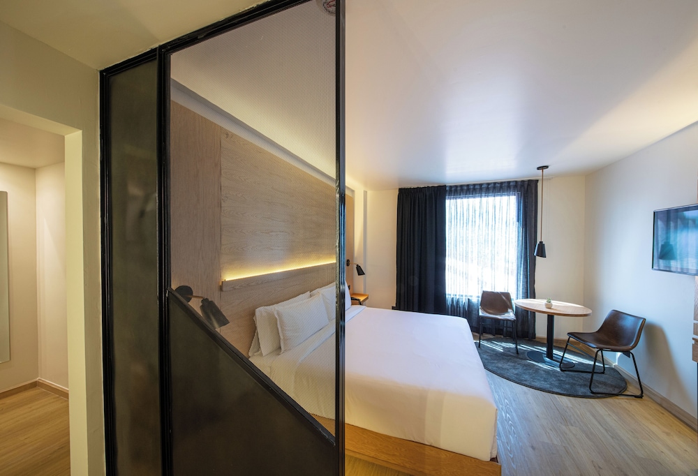 Standard Room - Photo 1