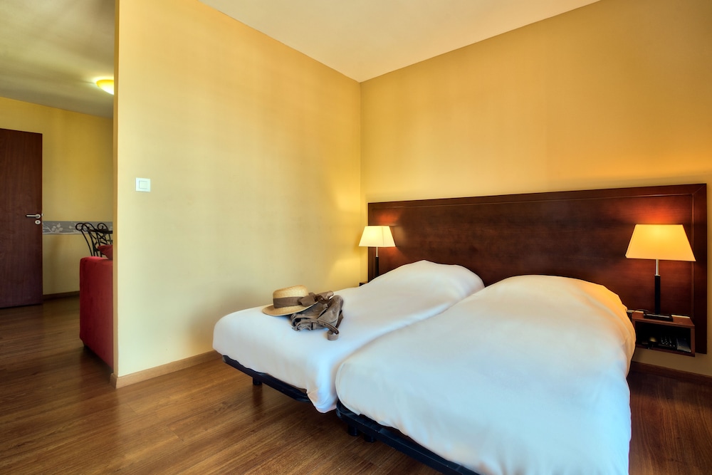 Standard room, 2 Single Beds photo 3