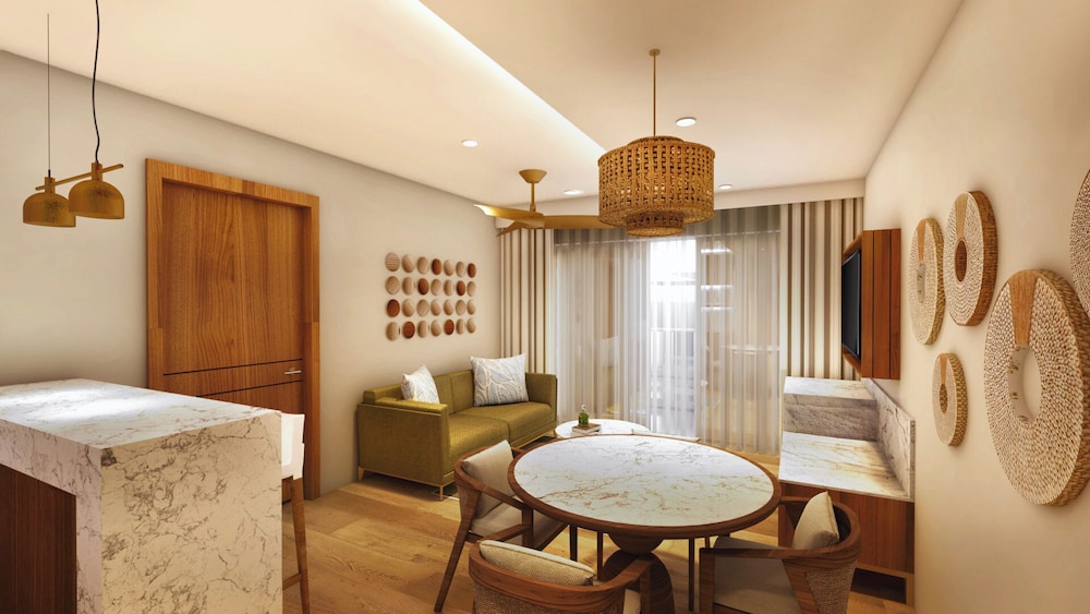 Luxury Presidential Ocean Front One Bedroom Suite Diamond Club photo 1