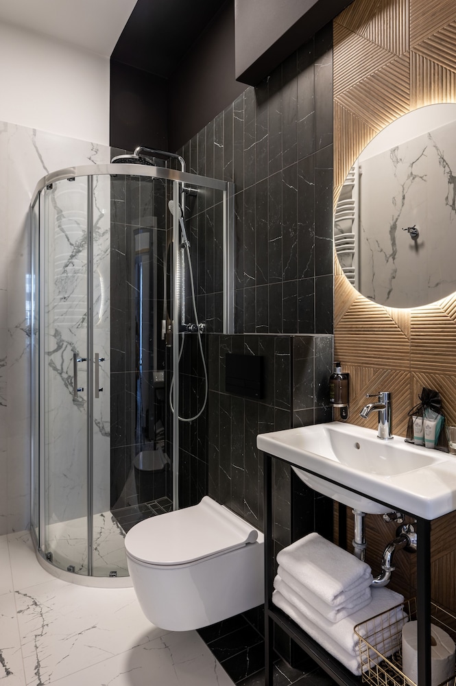Standard Double or Twin Room - Photo 15