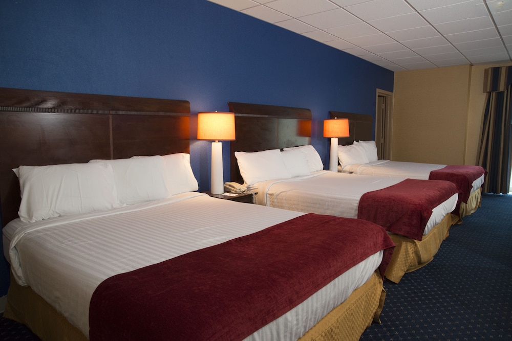 3 Queen Bed Suite - Non Smoking - Photo 3