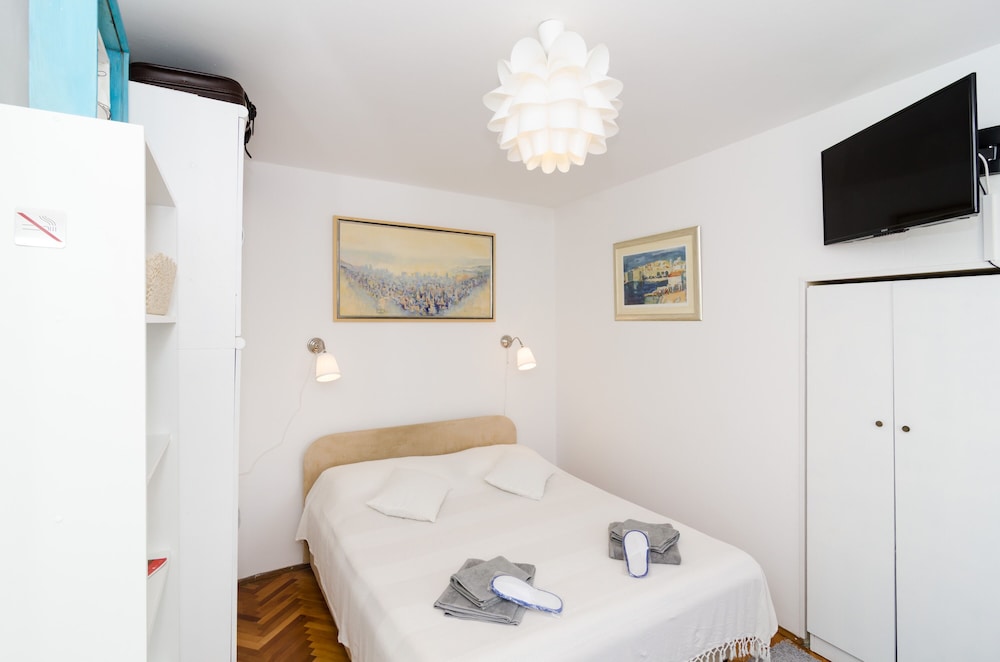Double Room (Double Room With Private External Bat)