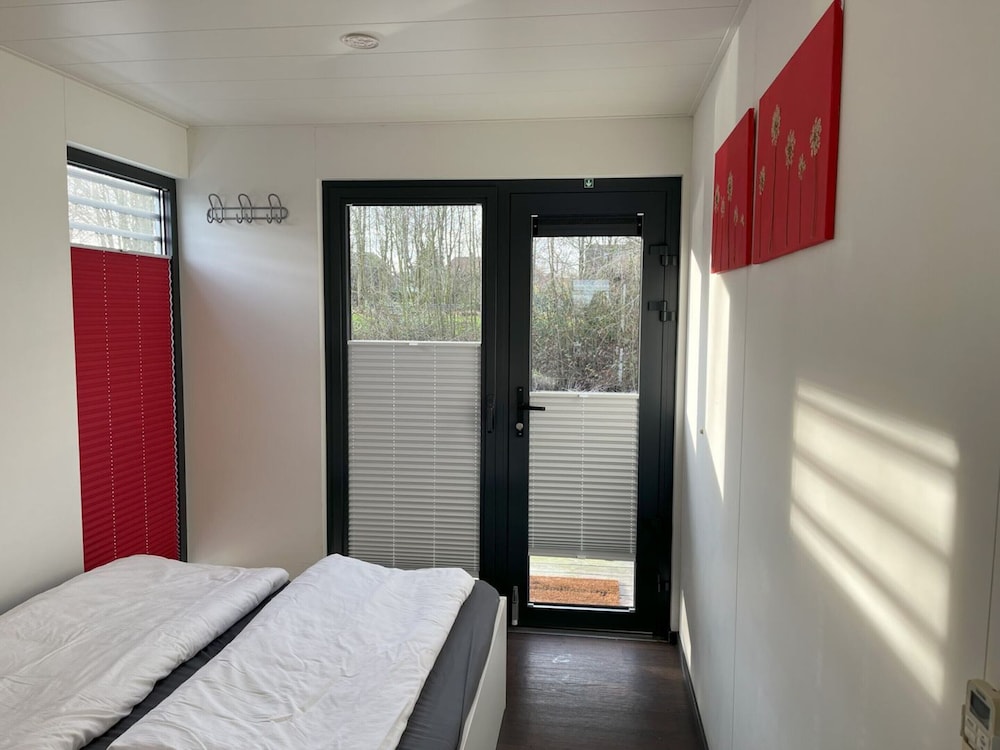 Mobile Home photo 3