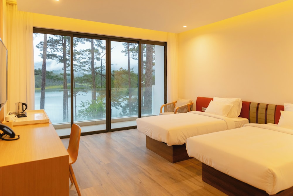 Double Room Single Use, Balcony, Lake View