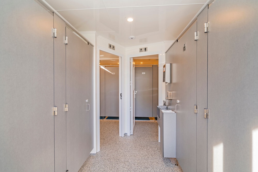 Two Bedroom Cabin - Photo 8