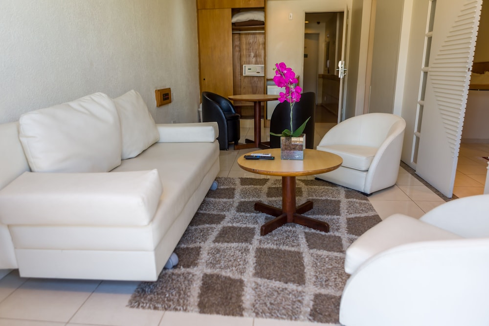 Suite - Photo 2