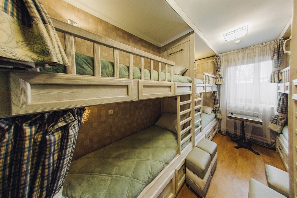 Bed In 8-Beds Mixed Dormitory Room photo 1