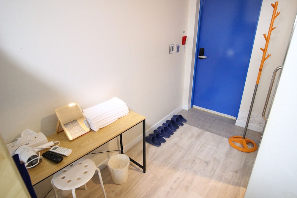 Quadruple Room - Photo 12