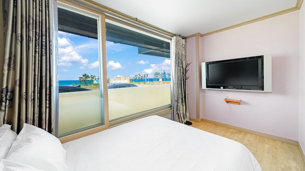 Basic Room, 2 Bedrooms (Iris) photo 2