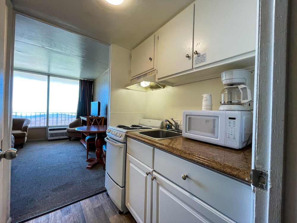 Room, 2 Bedrooms, Non Smoking, Oceanfront - Photo 2