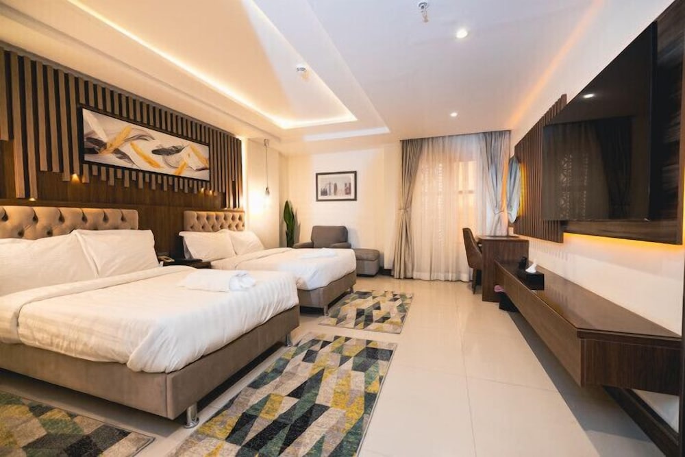 Economy Room
