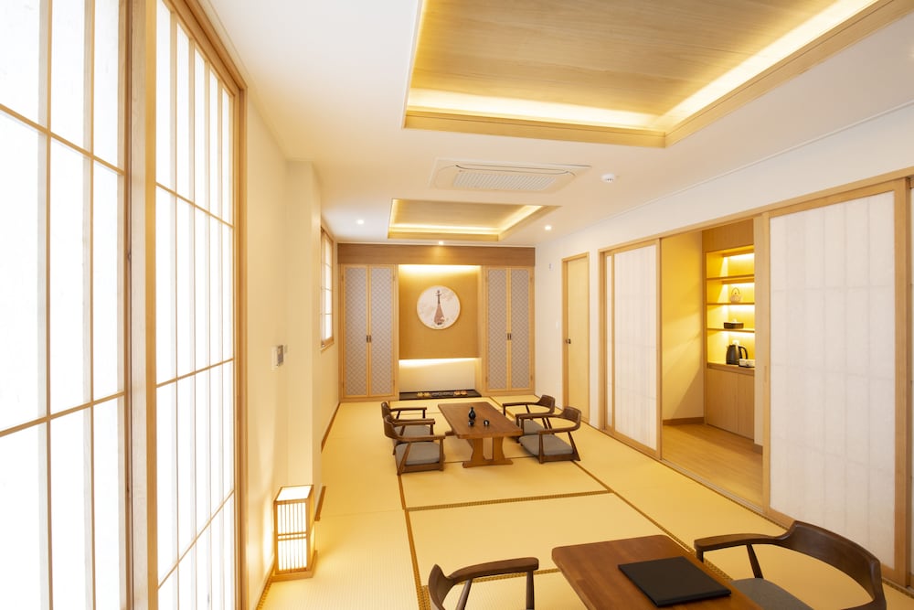 Tatami Suite Double Room - Photo 1