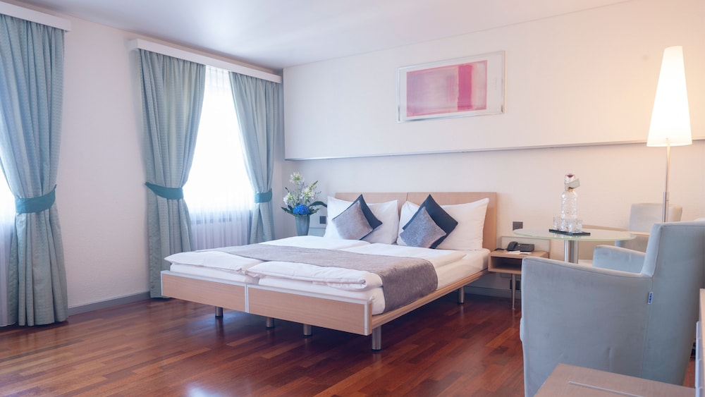 Available room