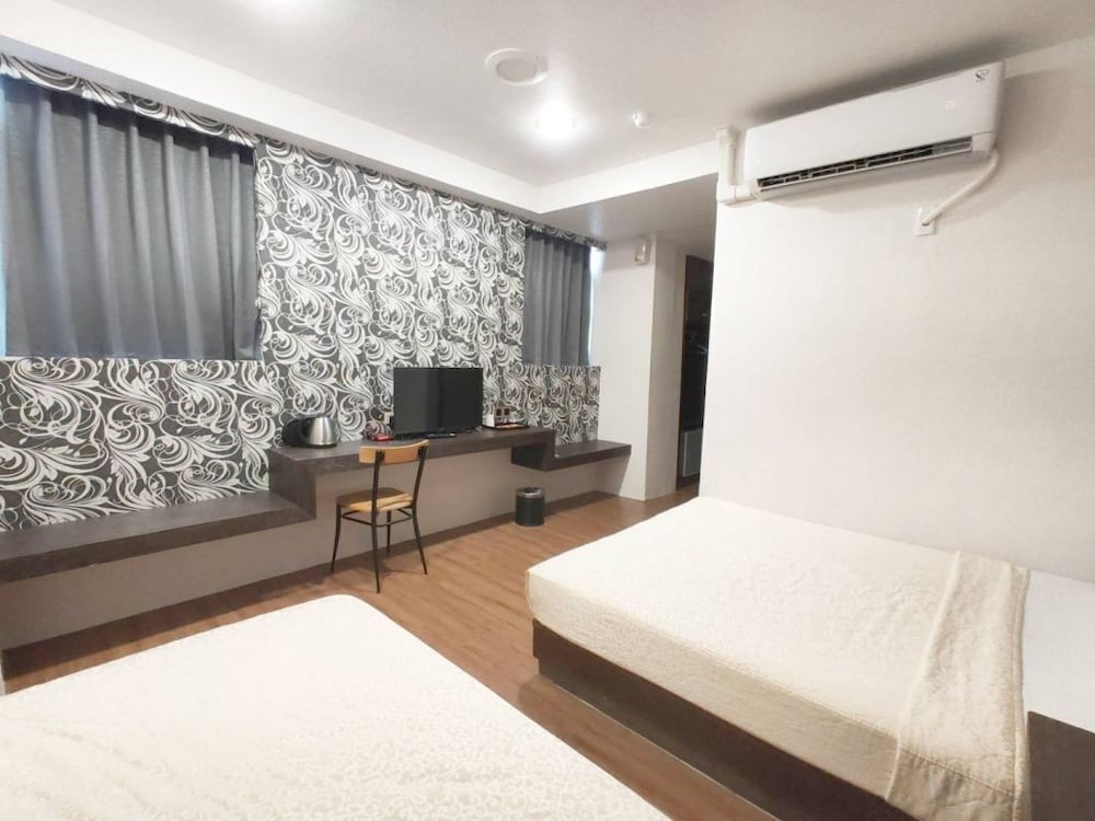 Deluxe Triple Room photo 3